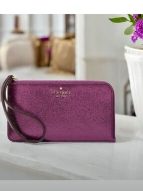Kate Spade-Lucy Metallic L-Zip Wristlet (Dark Raspberry 💜♥️